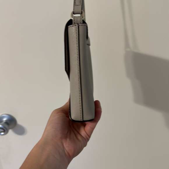 Kate Spade Light Brown Beige Envelope Crossbody Purse - Picture 4 of 11